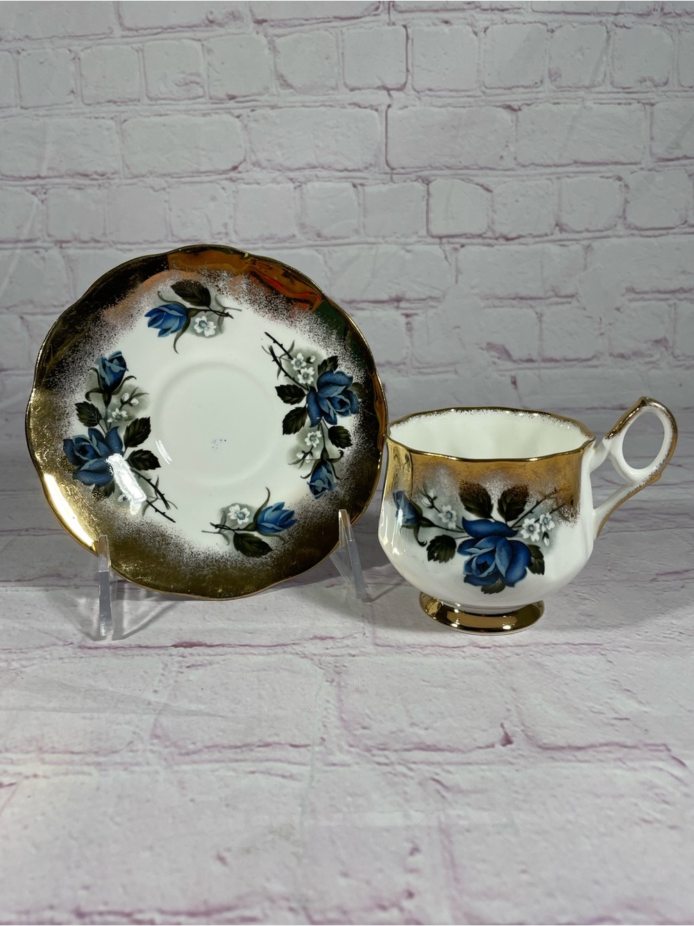 Vintage Taylor & Kent Elizabethan Blue Floral Gold Gilt Teacup and Saucer Set - Picture 5 of 10